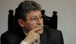Mihai Ghimpu si alianta cu 14 comunisti